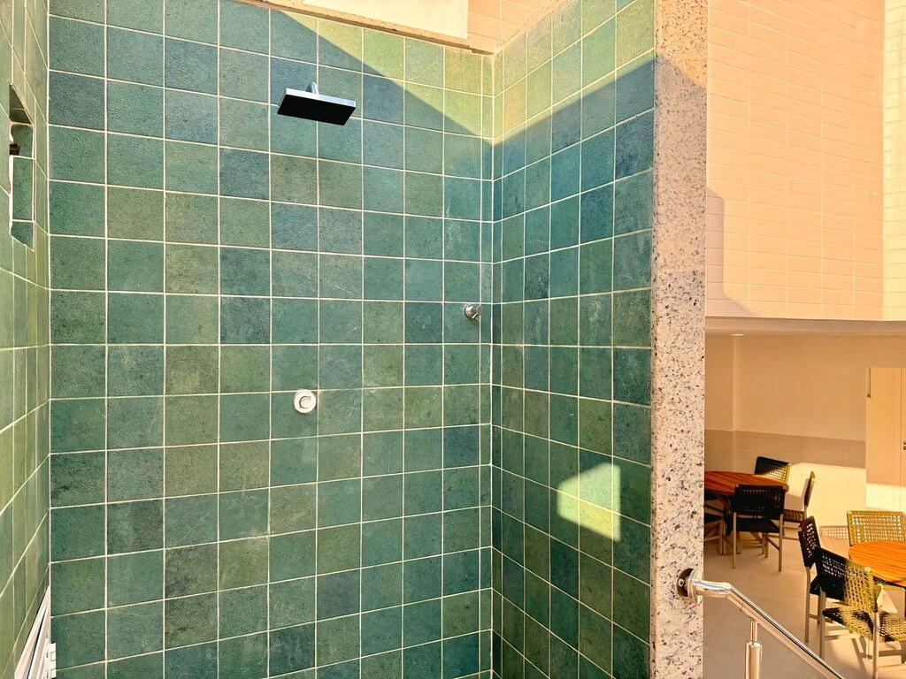 quality-construtora-e-incorporadora-guarapari-es-apartamentos-imoveis-praia-imagem-3d-empreendimento-brise-piscina-1-1024x768px